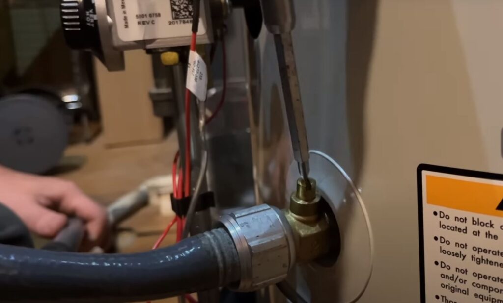 What Causes a Noisy Water Heater Tank?